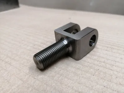 Threaded clevis